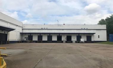 Excelentes naves industrial de 1000 m2 cubiertos en Hurlingham