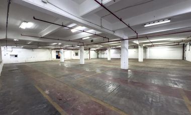 Excelentes naves industrial de 1000 m2 cubiertos en Hurlingham