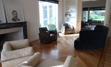 Venta con Renta  Imponente Casa en Lomas de San Isidro 10 ambientes