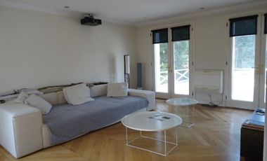 Venta con Renta  Imponente Casa en Lomas de San Isidro 10 ambientes