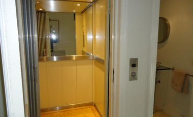 Venta con Renta  Imponente Casa en Lomas de San Isidro 10 ambientes