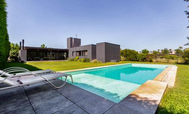 VENTA | Casa 3 dormitorios - Puerto Roldán