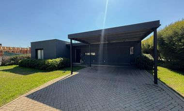 VENTA | Casa 3 dormitorios - Puerto Roldán