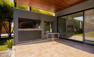 VENTA | Casa 3 dormitorios - Puerto Roldán