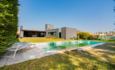 VENTA | Casa 3 dormitorios - Puerto Roldán