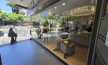 Local sobre Cabildo entre Pampa y Sucre - alquiler o venta