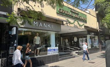 Local sobre Cabildo entre Pampa y Sucre - alquiler o venta