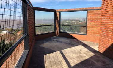 Departamento de 5 ambientes con cochera y dependencia de servicio en venta en La Lucila