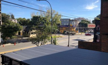 Departamento de 5 ambientes con cochera y dependencia de servicio en venta en La Lucila