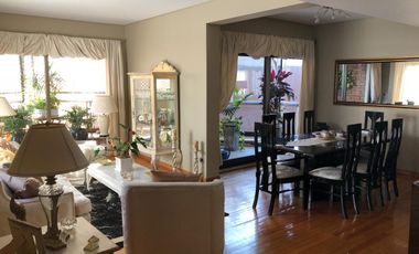 Departamento de 5 ambientes con cochera y dependencia de servicio en venta en La Lucila