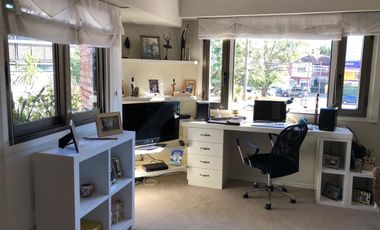 Departamento de 5 ambientes con cochera y dependencia de servicio en venta en La Lucila