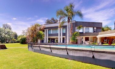 Casa - Abril Club De Campo