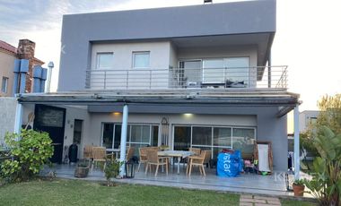 Casa en Alquiler o venta Barrio San Benito Villa Nueva