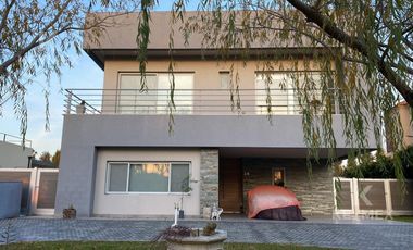 Casa en Alquiler o venta Barrio San Benito Villa Nueva