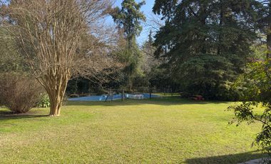Casa en venta-Los Naranjos-2.900m Lote-Pileta-5 Amb.