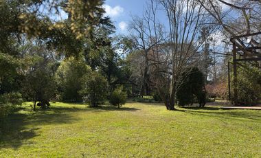 Casa en venta-Los Naranjos-2.900m Lote-Pileta-5 Amb.