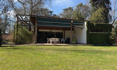 Casa en venta-Los Naranjos-2.900m Lote-Pileta-5 Amb.