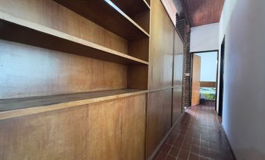 Casa en venta-Los Naranjos-2.900m Lote-Pileta-5 Amb.
