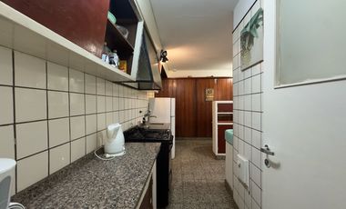 Casa en venta-Los Naranjos-2.900m Lote-Pileta-5 Amb.