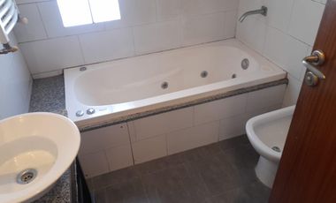 DEPTO 4 AMBIENTES EN DOS PLANTAS