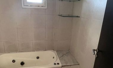 Departamento 2 Ambientes con cochera y baulera - Quilmes Centro