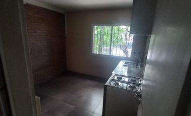 Depósito en Alquiler de 2000 m2 cubiertos - La Tablada