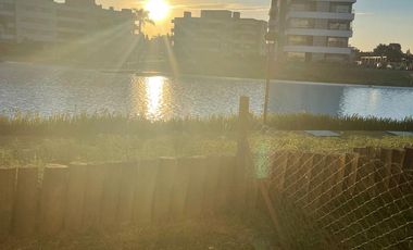 DEPARTAMENTO DE 2 AMBIENTES EN LAGOON PILAR CON TERRAZA  HERMOSA VISTA A LA LAGUNA