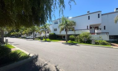 Departamento en Marinas del Sol