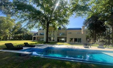 Casa en venta y alquiler - Barrio Saint Thomas Este, Canning