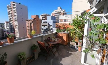 Hermoso dúplex frente a Plaza Conesa con vista única!!