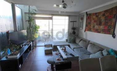 Hermoso dúplex frente a Plaza Conesa con vista única!!