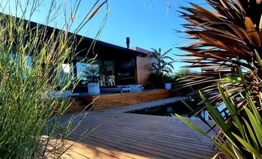 VENTA CASA  EN UNA PLANTA, A LA LAGUNA CON MUELLE PROPIO, PUERTOS DEL LAGO