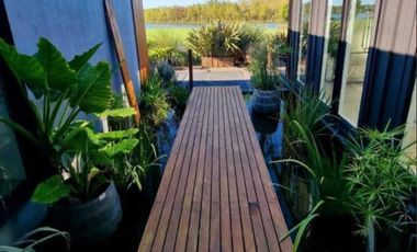 VENTA CASA  EN UNA PLANTA, A LA LAGUNA CON MUELLE PROPIO, PUERTOS DEL LAGO