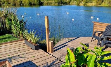 VENTA CASA  EN UNA PLANTA, A LA LAGUNA CON MUELLE PROPIO, PUERTOS DEL LAGO