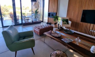 VENTA CASA  EN UNA PLANTA, A LA LAGUNA CON MUELLE PROPIO, PUERTOS DEL LAGO