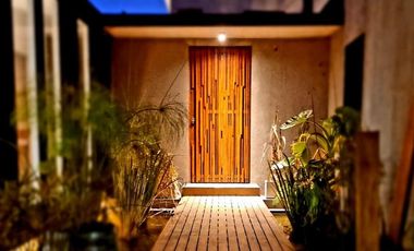 VENTA CASA  EN UNA PLANTA, A LA LAGUNA CON MUELLE PROPIO, PUERTOS DEL LAGO