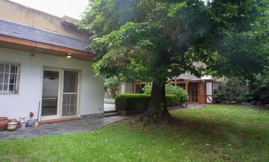 Importante Casa de 3 lotes en Banfield Este