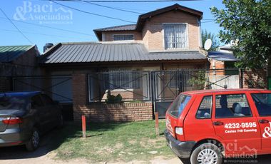Casa en el Jaguel a mts de Pedro Dreyer