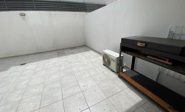 Excelente dpto con cochera y patio propio en Cofico