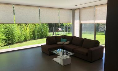 Moderna propiedad en Venta en  Fincas de Iraola II