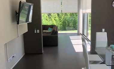 Moderna propiedad en Venta en  Fincas de Iraola II