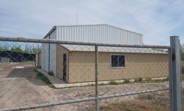 Galpón 560 mts2 en lote de 2500 mts,  en cercanías de la estación YPF y la ruta 65