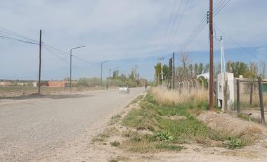 Galpón 560 mts2 en lote de 2500 mts,  en cercanías de la estación YPF y la ruta 65