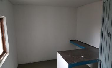 Galpón 560 mts2 en lote de 2500 mts,  en cercanías de la estación YPF y la ruta 65