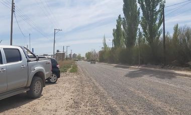 Galpón 560 mts2 en lote de 2500 mts,  en cercanías de la estación YPF y la ruta 65
