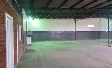 Galpón 560 mts2 en lote de 2500 mts,  en cercanías de la estación YPF y la ruta 65