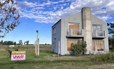 3 Casas en Villa Elisa Entre Ríos en Venta