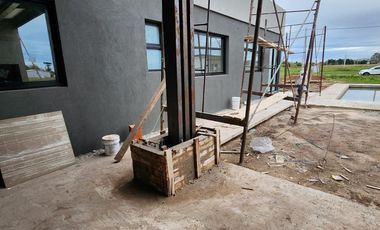 Casa en venta 3 dormitorios Ibarlucea