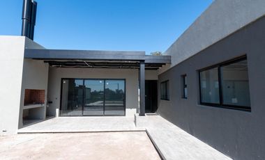 Casa en venta 3 dormitorios Ibarlucea