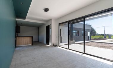 Casa en venta 3 dormitorios Ibarlucea